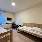 Etna - -noclegi 24 -parking- Vandrerhjem *