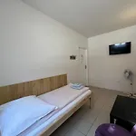 Vandrerhjem Etna - -noclegi 24 -parking- *