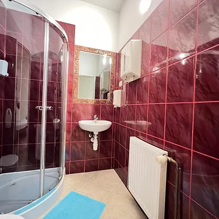 Etna - -noclegi 24 -parking- Hostel Rzeszow