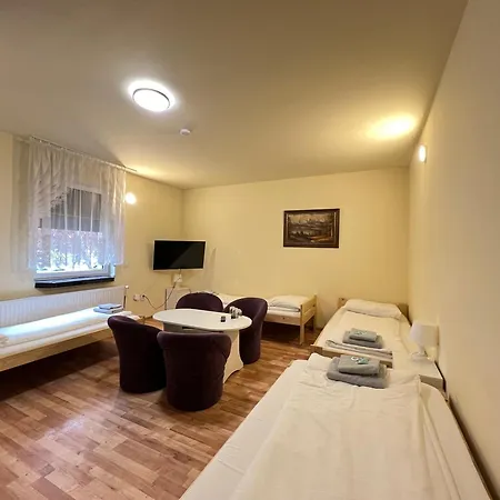 Vandrarhem Etna - -noclegi 24 -parking- Rzeszów