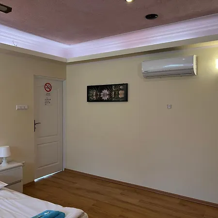 Etna - -noclegi 24 -parking- Ostello