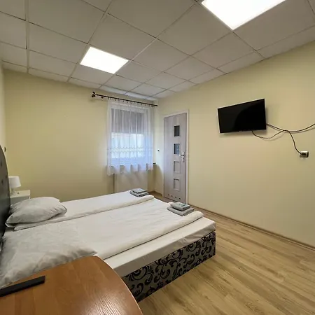 Etna - -noclegi 24 -parking- *