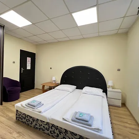 Etna - -noclegi 24 -parking- Хостел