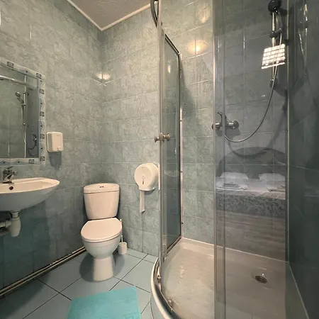 Etna - -noclegi 24 -parking- * Ряшів