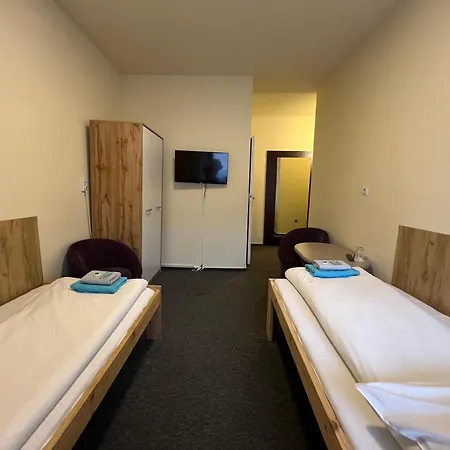 Ostello Etna - -noclegi 24 -parking- Rzeszów