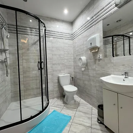 Etna - -noclegi 24 -parking- Hostel Rzeszow