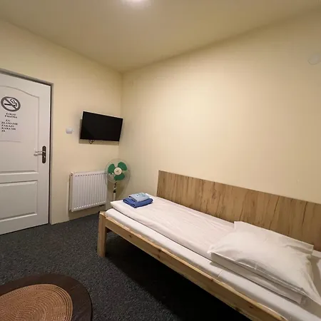 Ostello Etna - -noclegi 24 -parking- Rzeszów