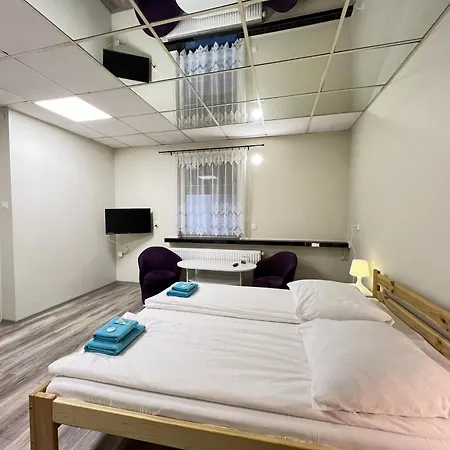 Хостел Etna - -noclegi 24 -parking- *