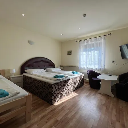 Hostel Etna - -noclegi Rzeszow