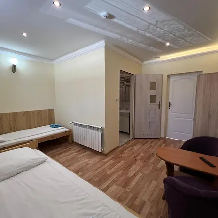 Hostel Etna - -noclegi 24 -parking- Rzeszow