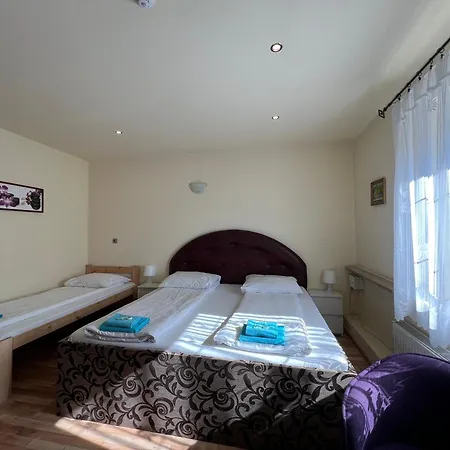 Etna - -noclegi Hostel Rzeszow