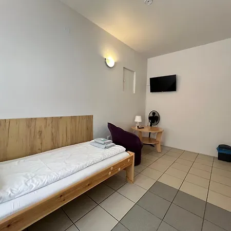 Etna - -noclegi 24 -parking- * Rzeszow