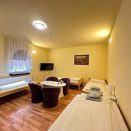 Vandrarhem Etna - -noclegi 24 -parking- Rzeszów
