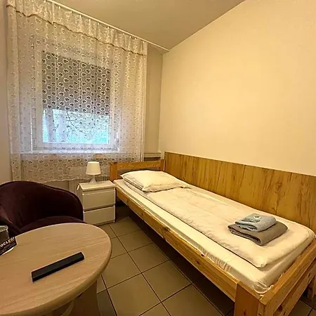 Vandrarhem Etna - -noclegi 24 -parking- Rzeszów