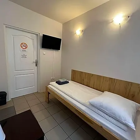 Hostal Etna - -noclegi 24 Rzeszów
