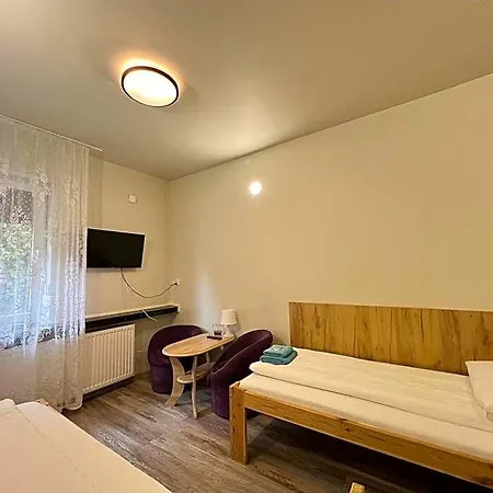 Hostal Etna - -noclegi 24