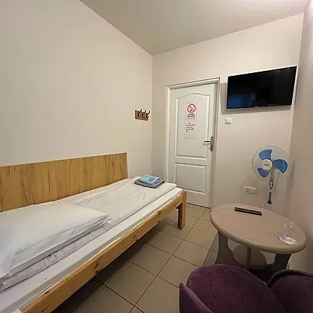 Hostal Etna - -noclegi 24 Rzeszów
