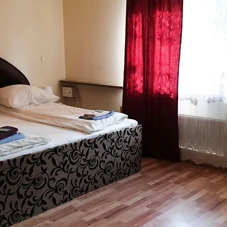Hostel Etna - -noclegi Rzeszow