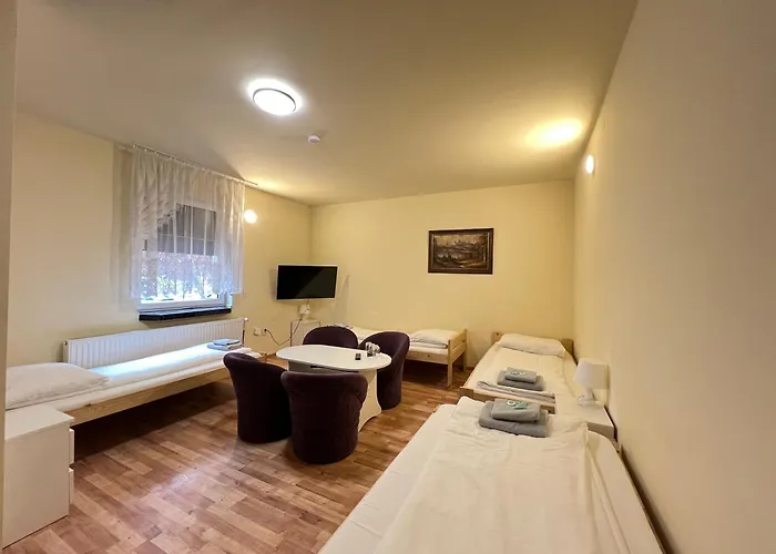 Hostel Etna - -noclegi 24 -parking- Rzeszow