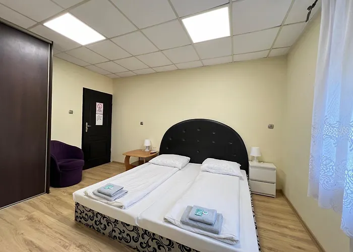 Etna - -noclegi 24 -parking- Hostel