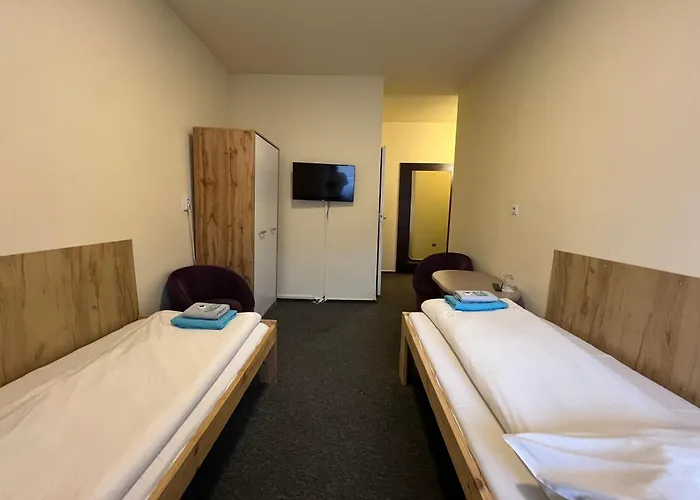 Hostel Etna - -noclegi 24 -parking- Rzeszow