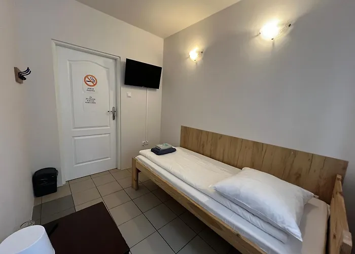 Hostel Etna - -noclegi 24