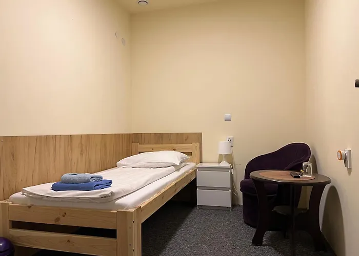 Hostel Etna - -noclegi 24 *