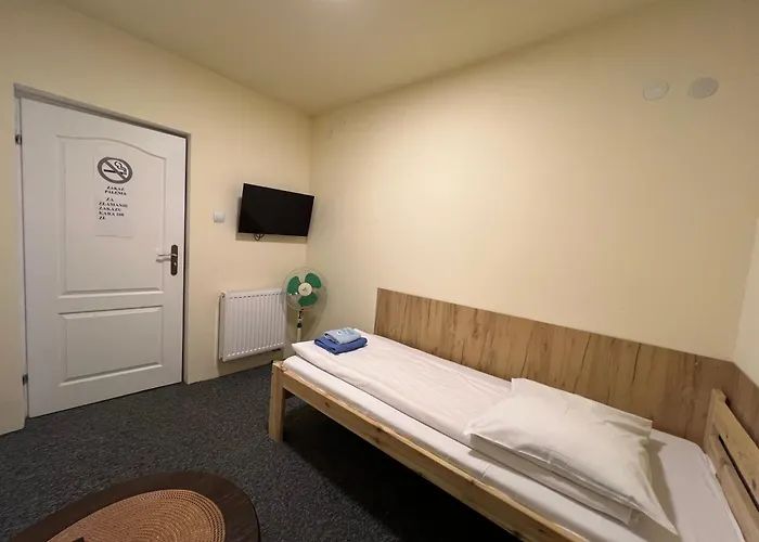 Hostel Etna - -noclegi 24 -parking- Rzeszów