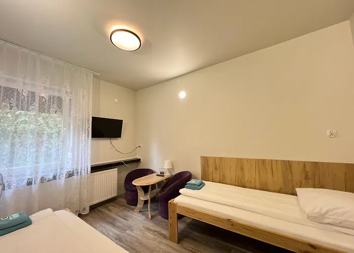 Etna - -noclegi 24 -parking- Hostel Rzeszow