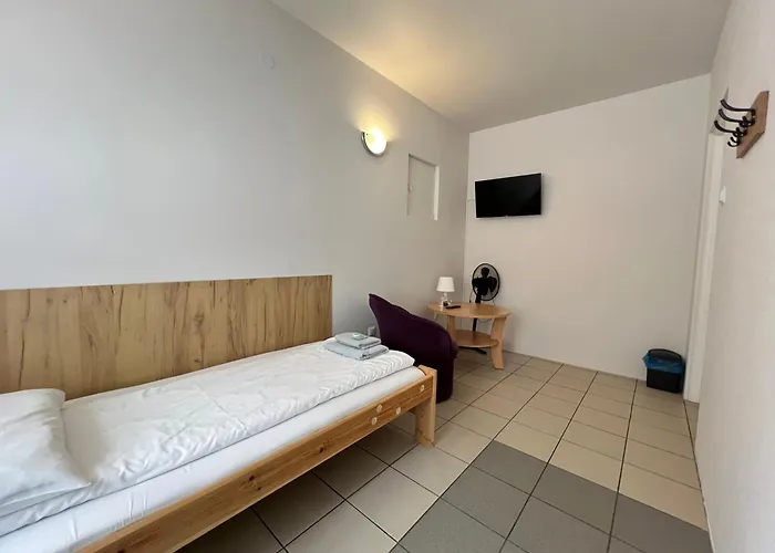 Etna - -noclegi 24 -parking- * Rzeszow