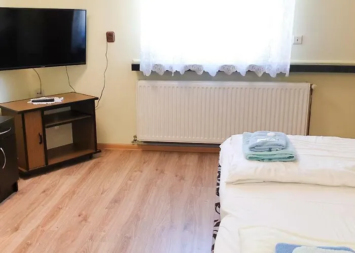 Etna - -noclegi 24 -parking- *