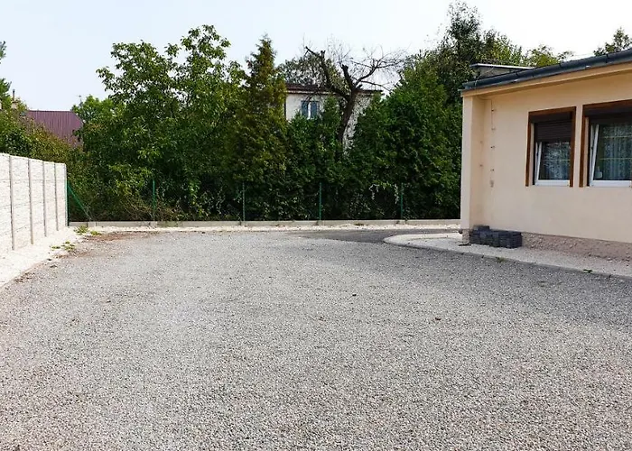 Etna - -noclegi 24 -parking- Hostel